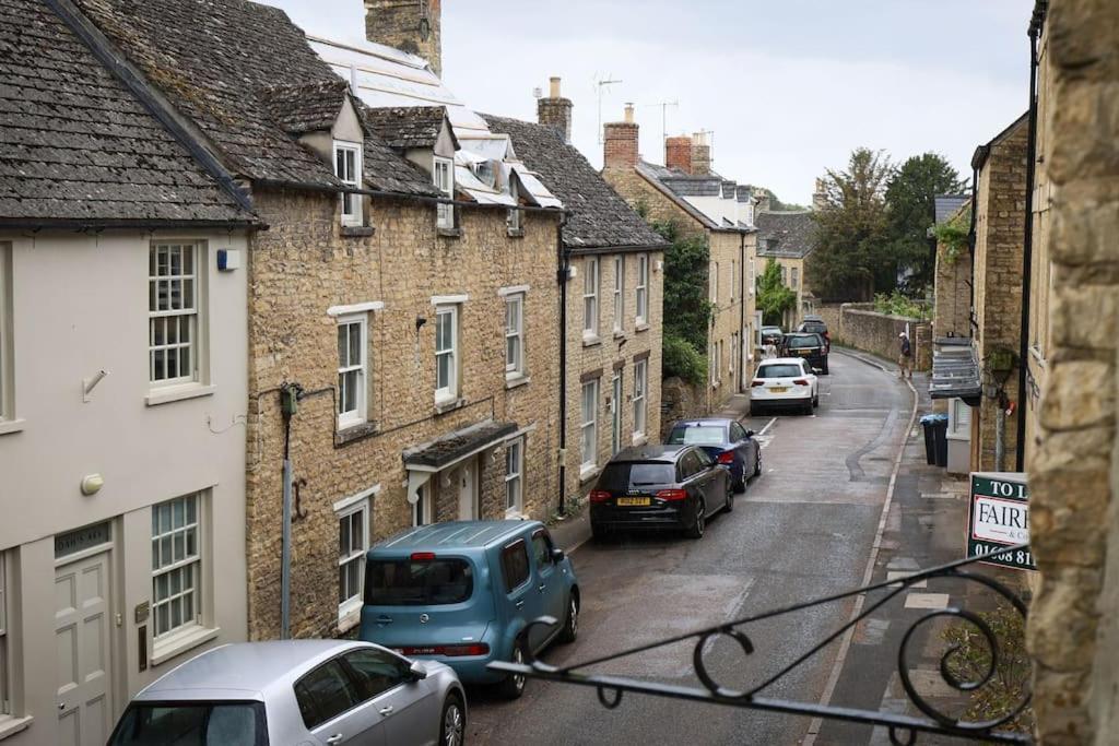 Spacious 1-Bed Apartment With Super King Or Twin In Central Charlbury, Cotswolds Exterior foto